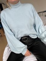 Hellblauer Turtle Neck Pullover Bershka S neu Baden-Württemberg - Freiburg im Breisgau Vorschau