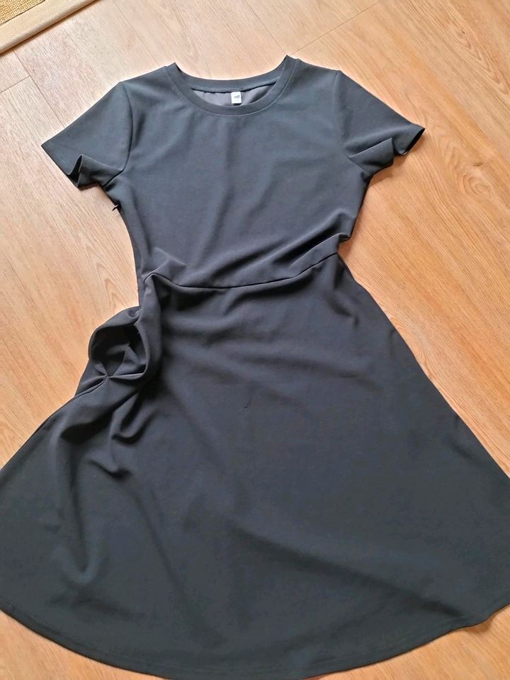 Neu! Schwarzes Sommerkleid mit Taschen in Elmshorn