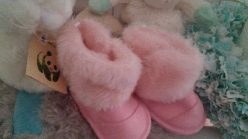 flauschige Baby Fell-Stiefel rosa NEU Gr.17-18 in Erbach