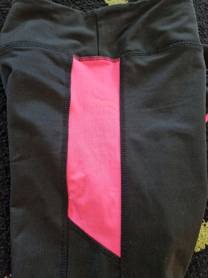 Sporthose Capri Hose Leggings Fahrradhose Gr. 38 in Hösbach