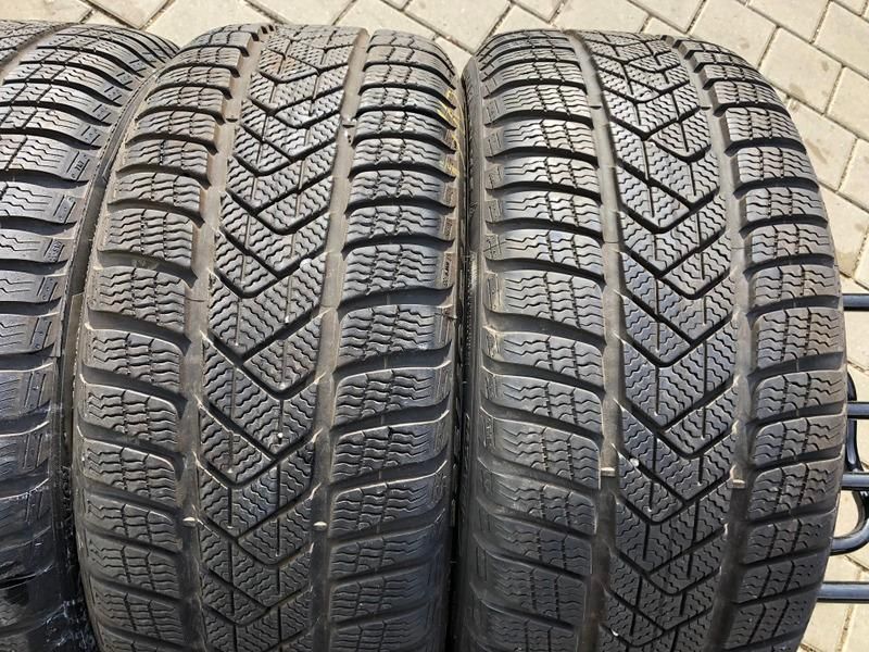 4x 225/40R18 92V PIRELLI SOTTOZERO 3 WINTERREIFEN RUNFLAT #1219 in Bad Tölz