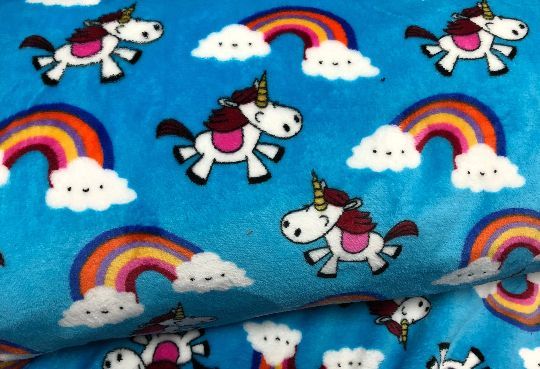 Restepaket Wellnessfleece  Einhorn Regenbogen in Frauenwald