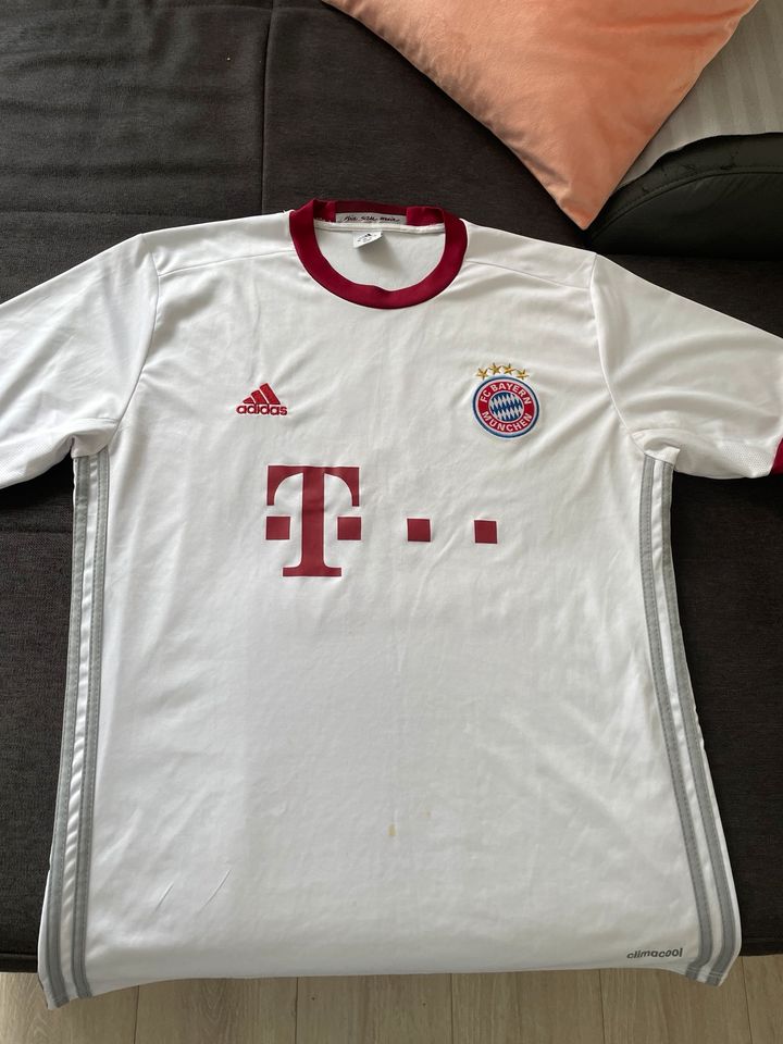 Bayern München Trikot Gr. XXL Lewandowski in Berlin