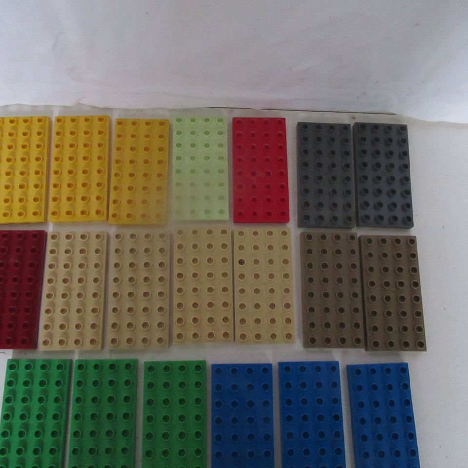 24 Lego Duplo Bauplatten 8 x 4 Noppen -  4 € Stück in Meißenheim