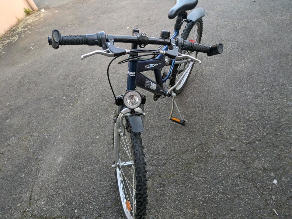 Jungen Fahrrad in Gummersbach