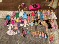 Großes Barbie Set Barbie Puppe Cabrio Barbie Kleidung Haustiere Köln - Porz Vorschau