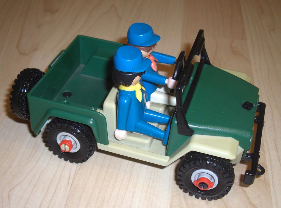 Playmobil Vintage Jeep grün Geobra von 1981 + 2 Figuren in Berg