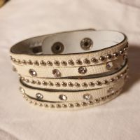 Lederarmband Glitzersteinchen Druckknöpfe cremeweiß Nordrhein-Westfalen - Viersen Vorschau