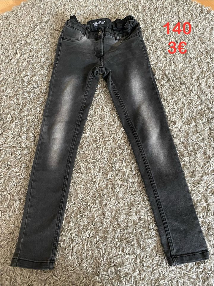 Pocopiano Hose Jeans schwarz 140 in Wetter (Ruhr)