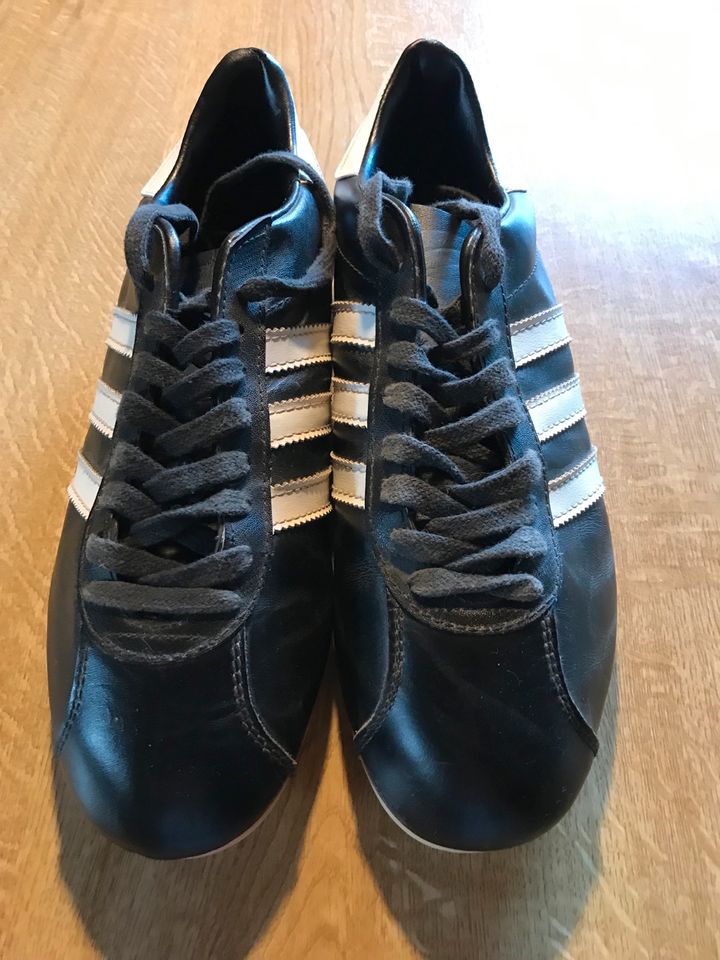 Vintage-Adidas-Leder-Fußball-Schuhe-Sevilla in Liebenau