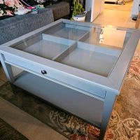 Ikea Couchtisch grau lasiert 93x93cm mit Glas TOP Zustand wie Neu Nordrhein-Westfalen - Bottrop Vorschau