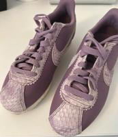 Nike classic Golfschuhe Schlangenleder Look Animal Flieder weiß Berlin - Karlshorst Vorschau