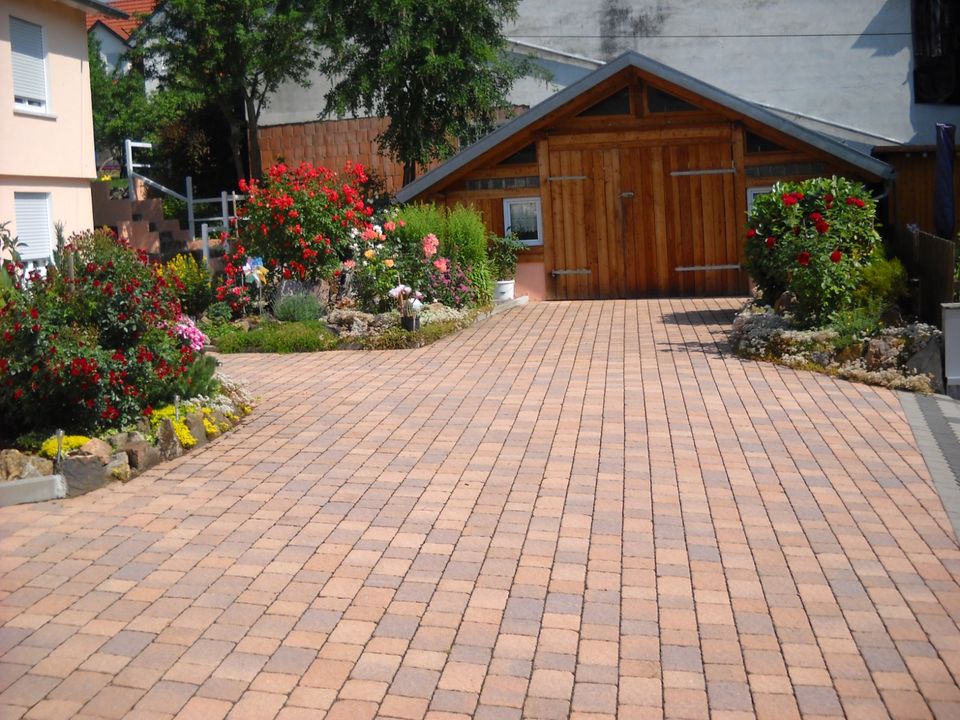 „Kleines Paradies in der Rhön “ Einfamilienhaus mit Garage, Hütte und