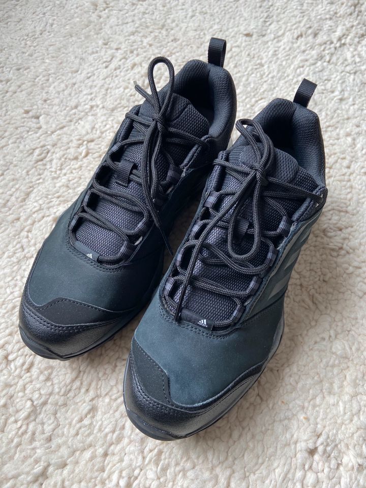 TERREX Outdoor Schuhe neu, Gr. 8 in schwarz in Grub a. Forst