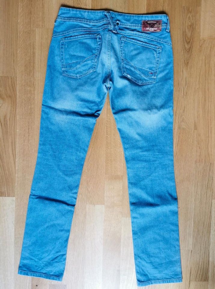 Tommy Hilfiger Jeans Gr. 30/32 S 36 in Börger