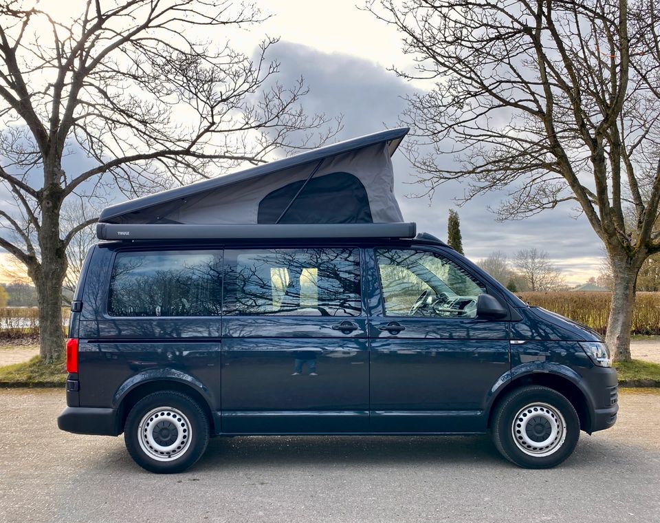 VW T6 Camper Wohnmobil AHK Aufstelldach Heckflügeltüren blau in Scharbeutz