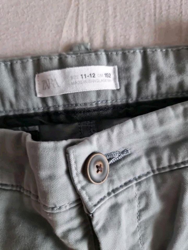 Zara Chino Hose in der.Gr.152 in Bamberg