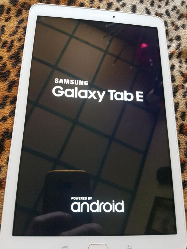 Samsung galaxy tab E 9.6 in Schlieben