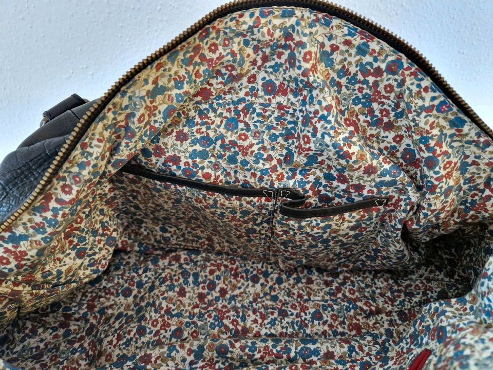 Große Handtasche aus Leder von Jost im Vintage-Look in München
