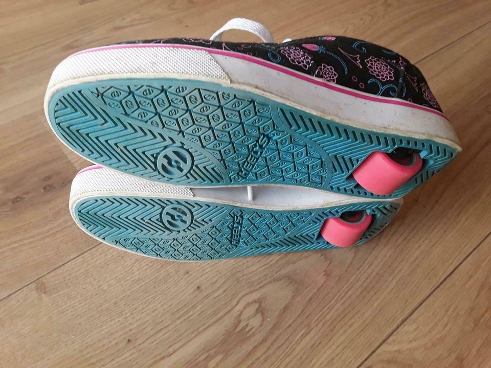 Heelys Rollenskater Schuhe Gr.36,5 in Solms