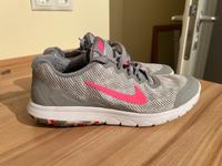 Nike Schuhe gr. 42 rosa pink grau Brandenburg - Erkner Vorschau