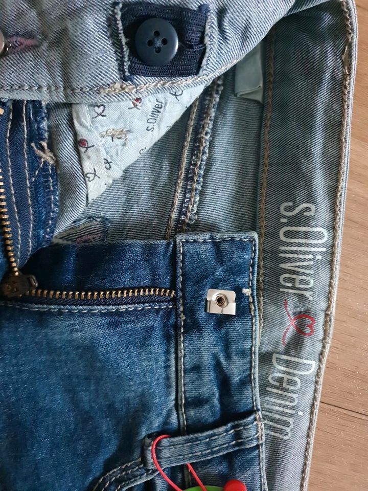 Jeans-Shorts mit Blumenpailletten s.Oliver Gr. 122 NEU in Ottobrunn