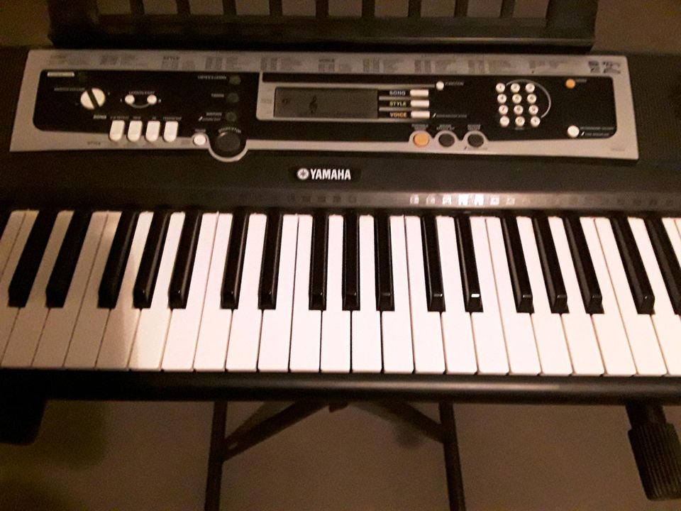 Keyboard Yamaha in Duisburg