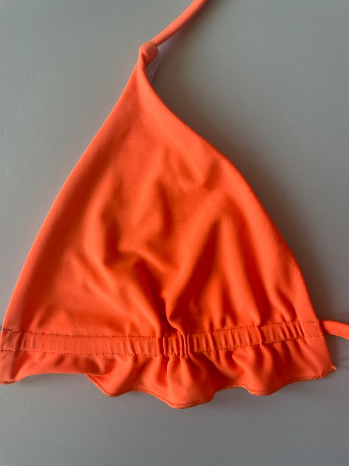 Schönes Triangel Bikini Oberteil mit Rüschen neon orange neu in München