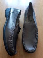 Neue Waldläufer Slipper Damen Gr. 44 Weite H Luftpolster Baden-Württemberg - Frickenhausen Vorschau