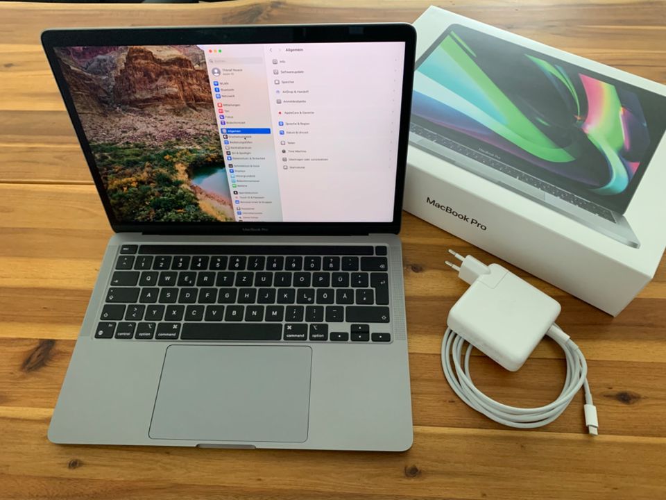 Apple Mac Book Pro 13 Zoll (256GB, 2022) Laptop - Space Grau in Norderstedt
