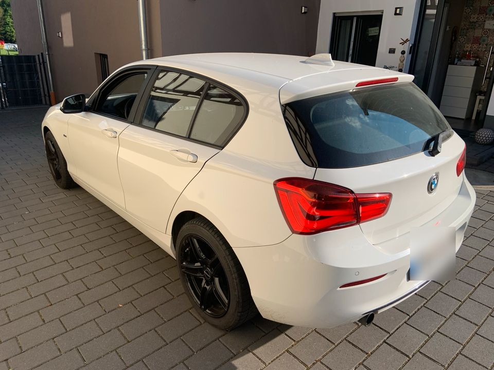 BMW 1 16 i , 5 Türer , Kombilimousine in Diez
