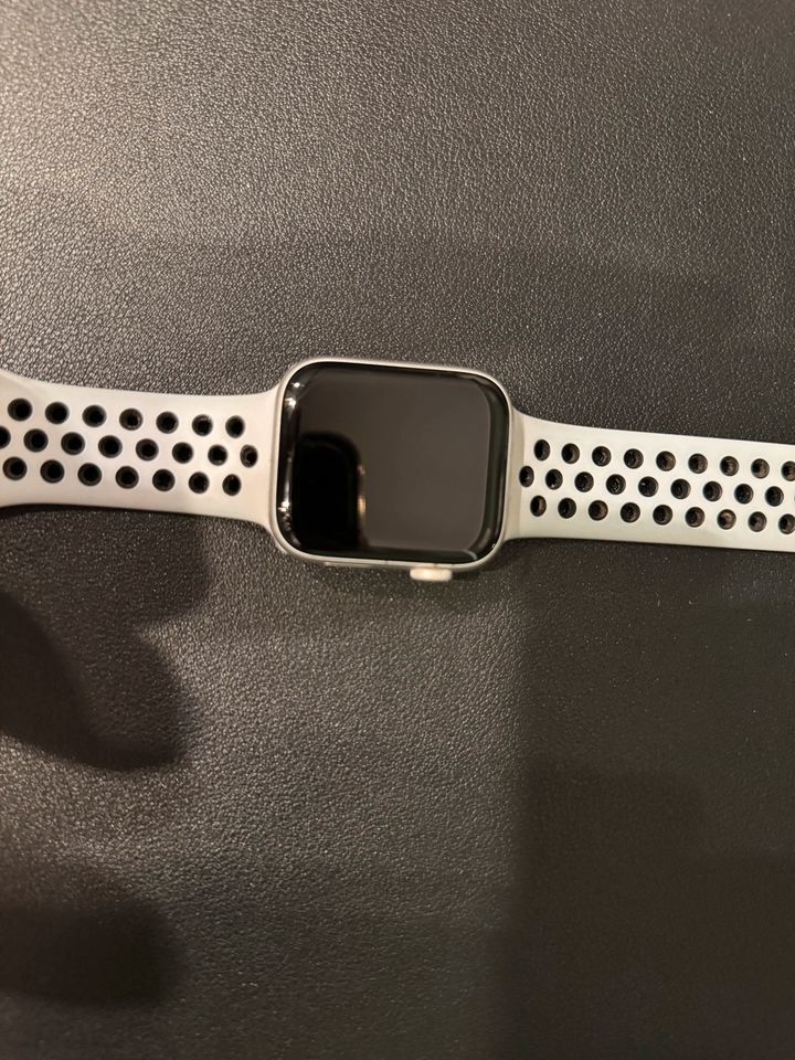 Applewatch Series 5, 44mm + Cellular in Merseburg