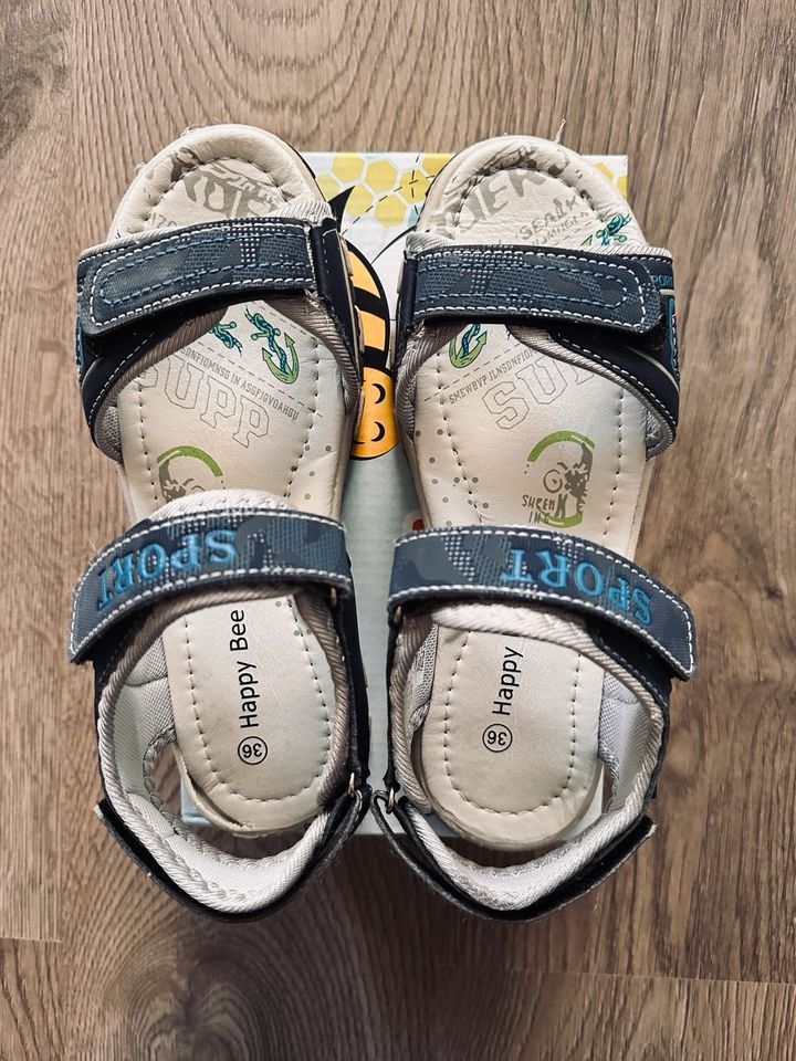 NEUWERTIG Jungen Sandalen von Happy Bee Gr. 36 in Upgant-Schott