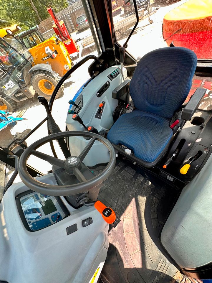 New Holland T4.65 S Traktor in Husum