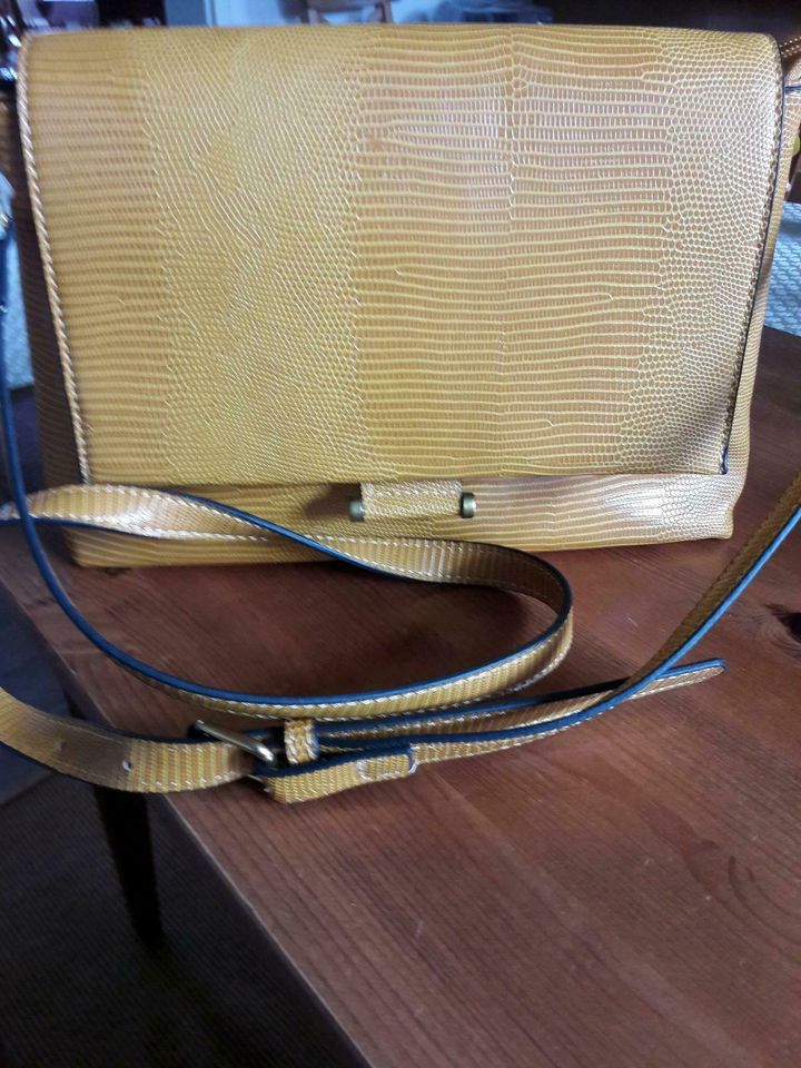 Sehr schöne Damenhandtasche Neu in Saarbrücken