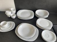 30 teiliges Tafel und Kaffeeservice Baden-Württemberg - Reutlingen Vorschau