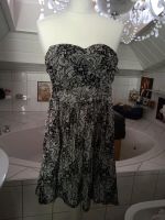 Kleid trägerlos Größe 32 Sommerkleid schwarz weiß mit Innenfutter Bayern - Vaterstetten Vorschau