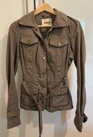 Kurze leichte Jacke, braun/khaki, Only, S Düsseldorf - Garath Vorschau