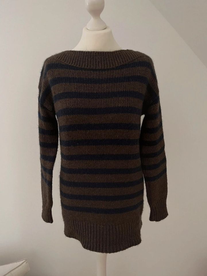 Brauner Wollpullover mir blauen Streifen von Esprit in Pinneberg