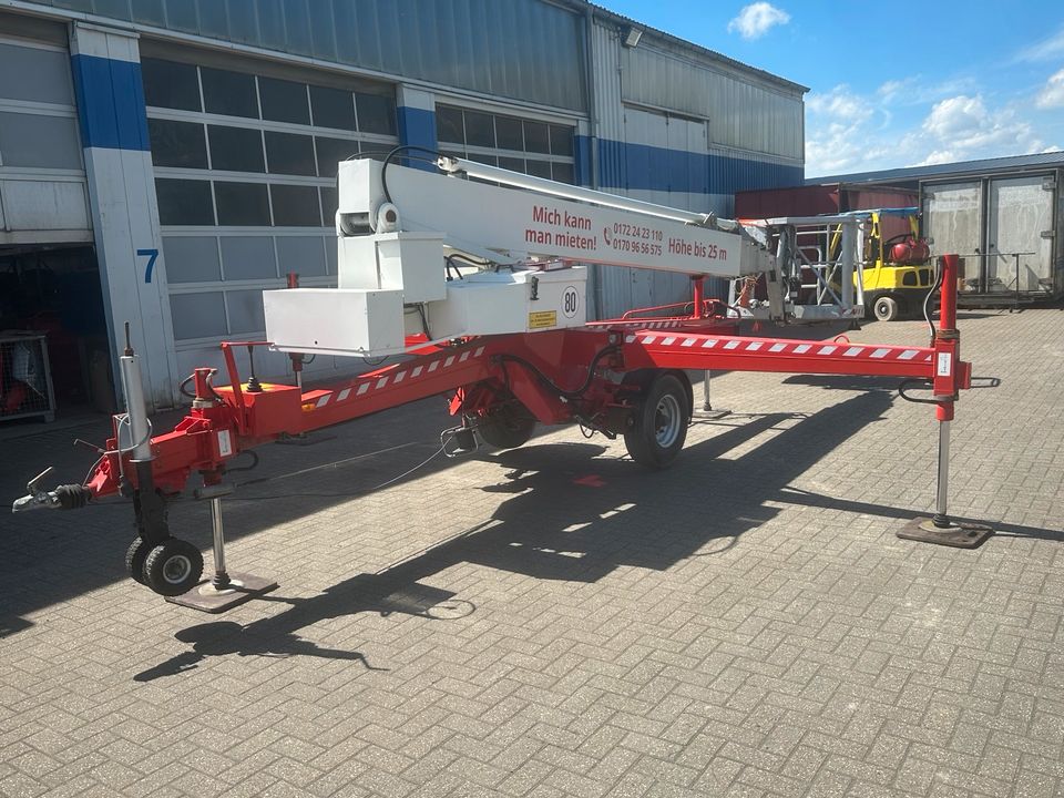 Denka Lift Arbeitsbühne Hubbühne 25 Meter teleskop in Emmerich am Rhein