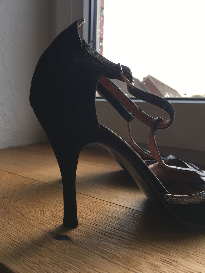 Tanzschuhe 39 Tango Tangoschuhe Highheels Sandale in Pinneberg