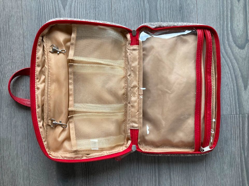 Kulturtasche Kulturbeutel Beauty-Bag Kosmetik NEU, ungenutzt, rot in Bremerhaven