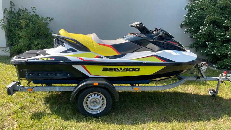 Seadoo Wake Pro 215, Jetski inklusive Jetloader Big in Blankenheim