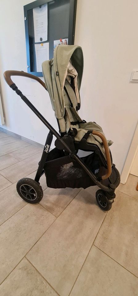 Kinderwagen mit Maxi-Cosi von Joie in Schönefeld