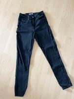 Schwarze Levi's 721 High Rise Skinny Jeans (W30/L30) Niedersachsen - Ronnenberg Vorschau