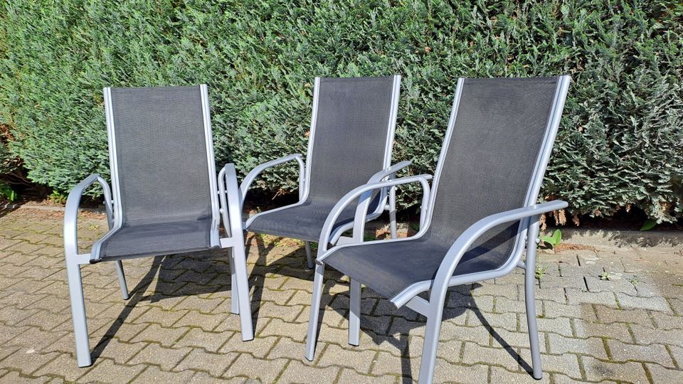 3 Gartenstühle Outdoor stapelbar Metall silbergrau Textil schwarz in Herne