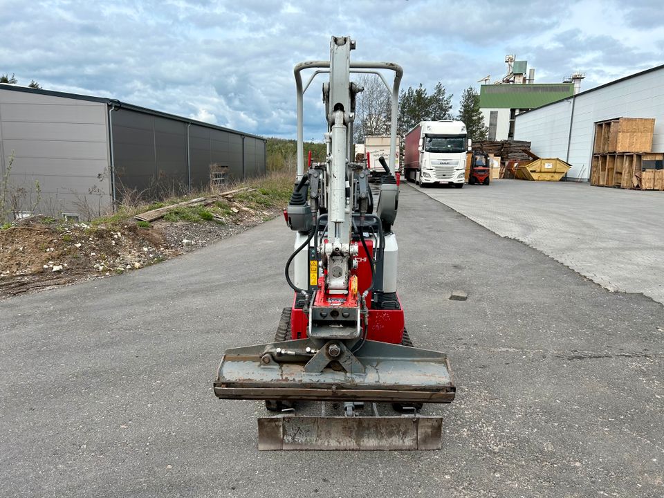 Takeuchi TB 210R V1 1,1t Minibagger 300h in Amberg