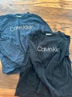 2 Shirts Calvin Klein S blau schwarz Longsleeve Niedersachsen - Wildeshausen Vorschau