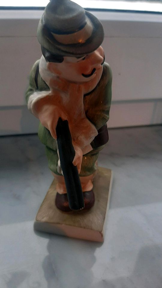 Vintage 1940's Friedel Germany Hunter Bunny Porcelain Figurine Or in Eschenburg