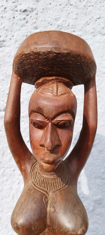 Afrikanische Holzfigur  82 cm (Frau) in Verden